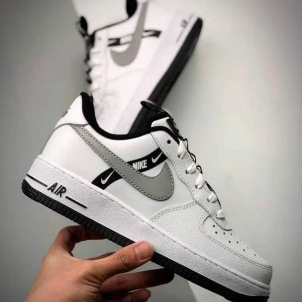 Sapatilhas Nike Air Force Branco/Preto/Holográfico